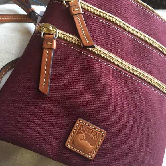 Dooney & Bourke Wine North/South Triple Zip Lmt Ed - Picture 8 of 8